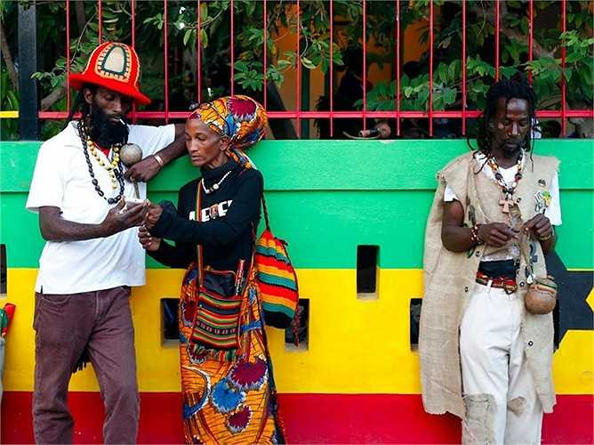 4. Jamaica - 138,9%: Các ngành công nghiệp dịch vụ chiếm tới 80% GDP của Jamaica, nhưng do lượng tội phạm cao, tham nhũng, tỷ lệ thất nghiệp tăng đã kéo khả năng tăng trưởng của quốc gia này xuống.