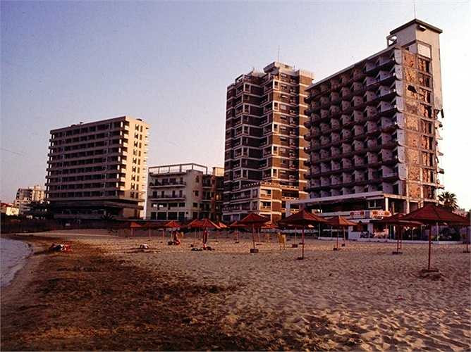 8. Síp - 112%: Giống như Hy Lạp, Síp đã được giải cứu bởi các chủ nợ quốc tế và hiện phải thực thi việc kiểm soát vốn và các biện pháp khắc khổ để tiếp tục có được các khoản tài trợ.