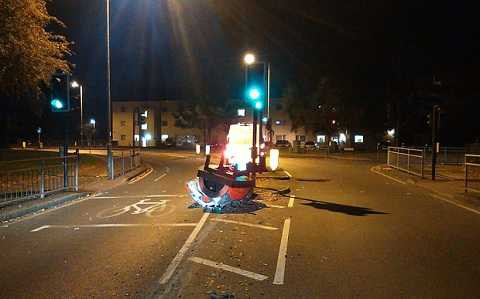 Vật thể lạ xuất hiện trên đường phố London Vật thể lạ xuất hiện trên đường phố London