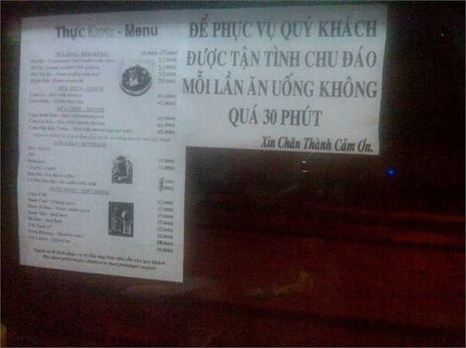 Quy định 'bá đạo' của một cửa hàng ăn, khách chỉ được ăn không quá 30 phút.