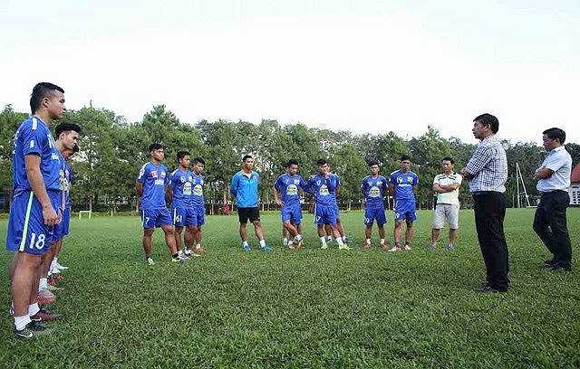 Còn ở vị trí mà trung vệ Tiến Dũng để lại, đã có Dương Văn Pho, một cầu thủ dày dạn kinh nghiệm và được đánh giá là thích hợp với lối chơi của HAGL.