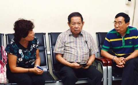 2 nghi phạm Li Qing Liang và Gou Jing bị cảnh sát bắt giữ 2 nghi phạm Li Qing Liang và Gou Jing bị cảnh sát bắt giữ