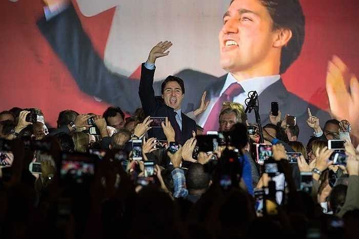 Ông Justin Trudeau sinh năm 1971, người Lãnh đạo Đảng Tự do Canada từ năm 2013 đã giành số phiếu bầu áp đảo trong cuộc bầu cử liên bang vào ngày 19/10 vừa qua và trở thành Thủ tướng trẻ thứ 2 của Canada