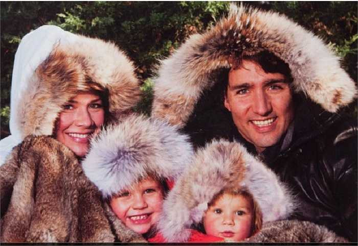 Hình ảnh gia đình Justin Trudeau trong Lễ giáng sinh năm 2010