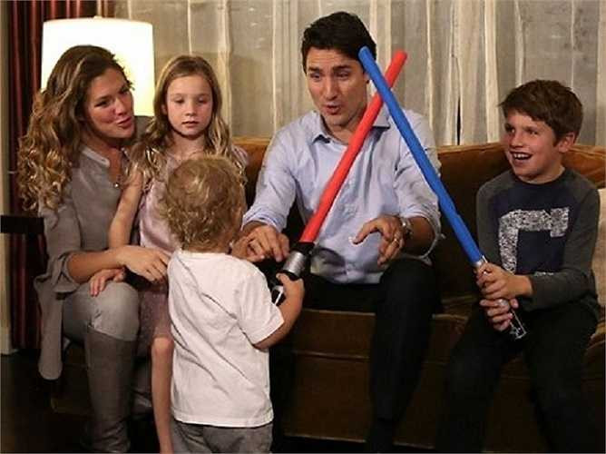 Khoảnh khắc hạnh phúc cùng gia đình của tân Thủ tướng Canada