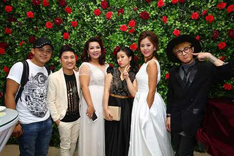 Cười Xuyên Việt phiên bản nghệ sĩ là cuộc tranh tài của 6 diễn viên đang được nhiều khán giả yêu thích của các sân khấu hài cũng như trên mạng <a href='https://vtcnews.vn/xa-hoi.2.0.html' >xã hội</a> hiện nay như: Kiều Linh, Thanh Vân, La Thành, Nam Thư, Huỳnh Lập và Don Nguyễn. 