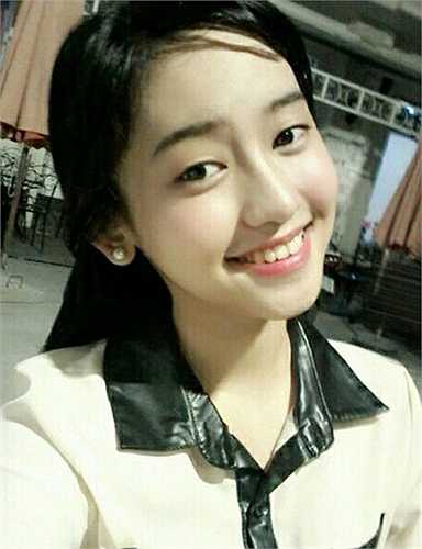 Nhược điểm lớn nhất trên gương mặt cô nàng là đôi mắt một mí, sống mũi hơi to.