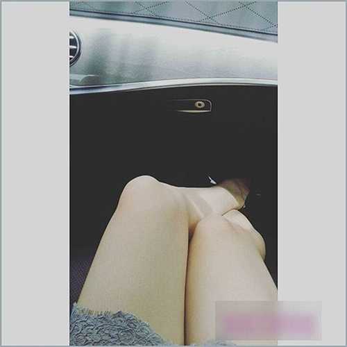 Bức ảnh Thúy Vi khoe được người tình chở đi mua sắm có nội thất khá quen thuộc