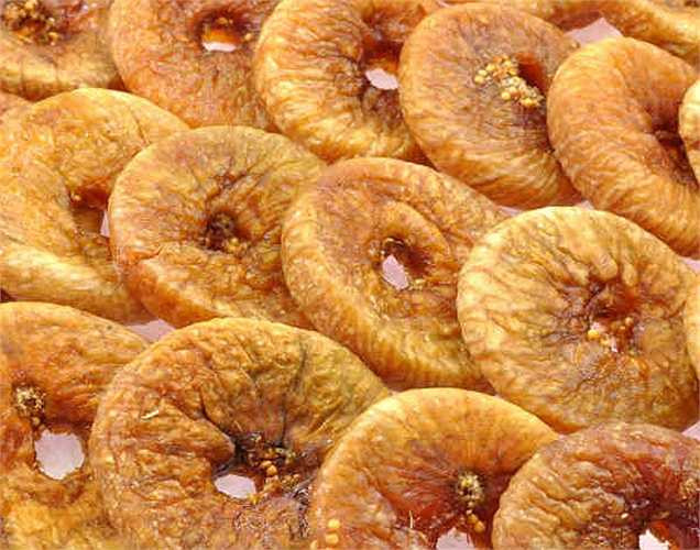 Quả sung: Bạn nên biết rằng 1 cốc trái sung khô có chứa khoảng 15g chất xơ là đủ để tiêu hóa các loại thực phẩm. Hãy ăn chúng sau bữa ăn để hỗ trợ tiêu hóa tốt hơn.