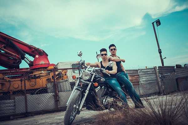 Với bảng thành tích 'dày cộm' như thế cùng với tuổi đời khá trẻ, Quốc Cơ, Quốc Nghiệp đang tạo ra một làn gió mới cho Nghệ thuật Xiếc Việt Nam : khỏe khoắn, năng động, trẻ trung và sáng tạo .