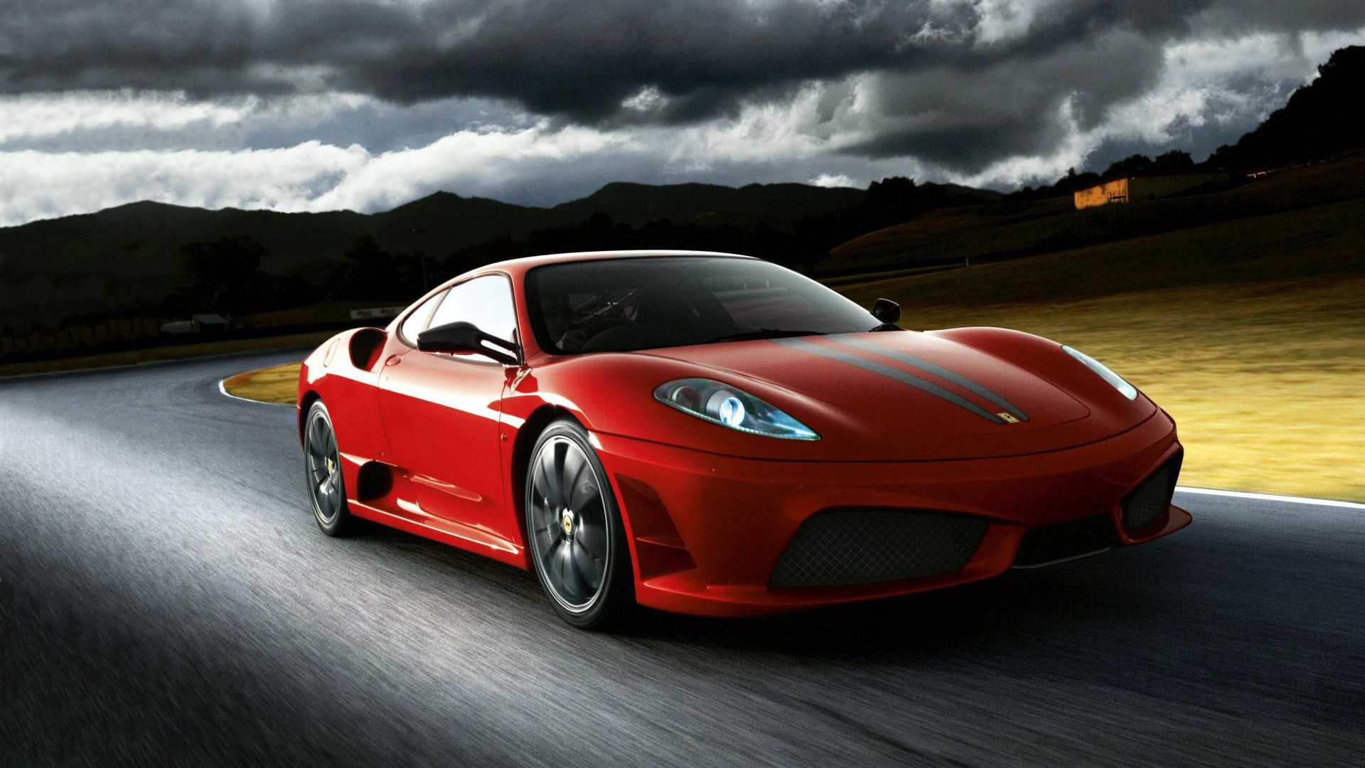 Siêu xe Ferrari vừa 'lên sàn' đã gây sốt