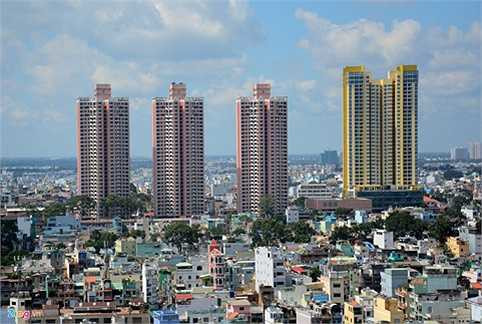  Ba tòa cao ốc dự án Thuận Kiều Plaza tại khu đất vàng của quận 5, TP HCM lâu nay bị người dân ví như 3 cây nhang khi nhìn từ xa.