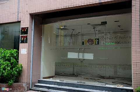  Văn phòng làm việc của một công ty cũng đã rời bỏ.