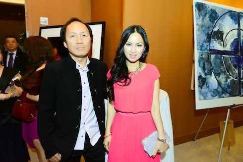 Hà Phương được chồng tỷ phú tháp tùng.