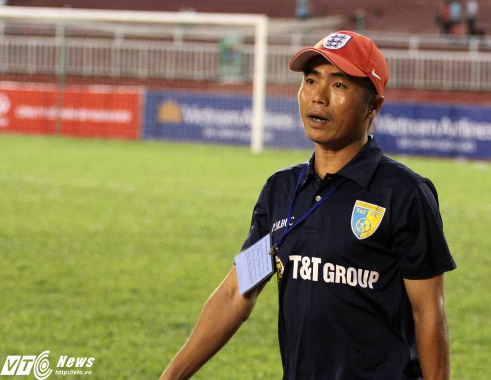 HLV Phạm Minh Đức của U21 Hà Nội T&T (Ảnh: Hoàng Tùng)