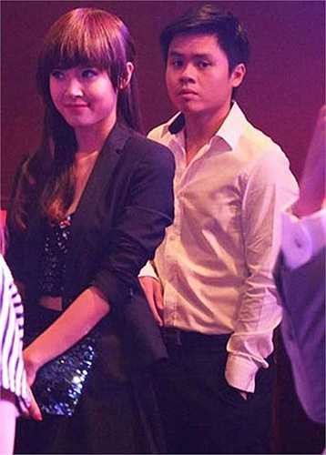 Ngày 7/3/2013, Midu lần đầu công khai xuất hiện cùng thiếu gia Phan Thành trong một buổi ra mắt phim