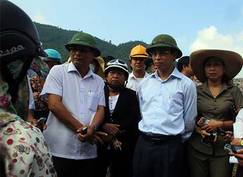 Sáng 23/10, tâDân kêu trời, Bí thư Đà Nẵng, bãi rác thối, Nguyễn Xuân Anh, bãi rác Khánh Sơnn Bí thư Thành ủy Đà Nẵng Nguyễn Xuân Anh đã đi kiểm tra thực địa tình hình ô nhiễm tại bãi rác Khánh Sơn (Liên Chiểu, Đà Nẵng).