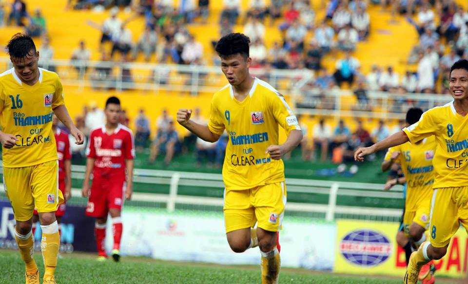 Văn Thành ghi bàn mở tỷ số