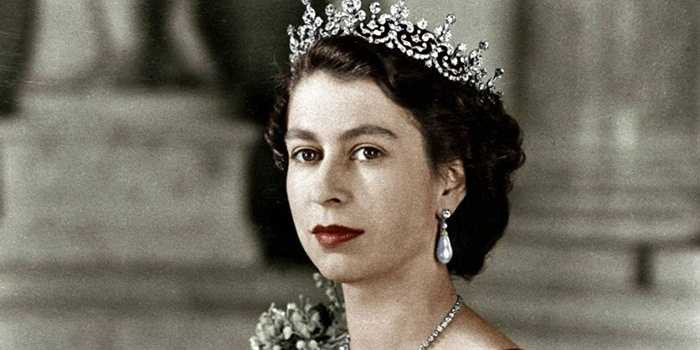 7. Nữ hoàng Elizabeth II là vị vua trị vì lâu nhất của vương quốc Anh cho đến nay với gần 64 năm. Xếp sau đó là nữ hoàng Victoria nắm quyền trong 63 năm, 216 ngày và vua Geogre III trong 59 năm, 96 ngày. Nữ hoàng năm nay đã 89 tuổi.