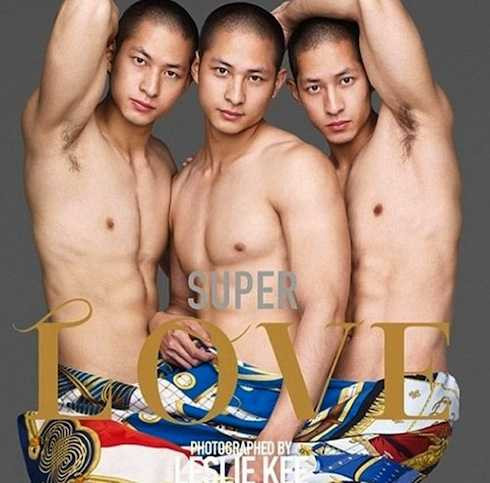 Tên đầy đủ của bộ ba điển trai là Lưu Trí Phúc (Lance Luu), Lưu Trí Mãn (Mark Luu) và Lưu Trí Đường (Charles Luu).