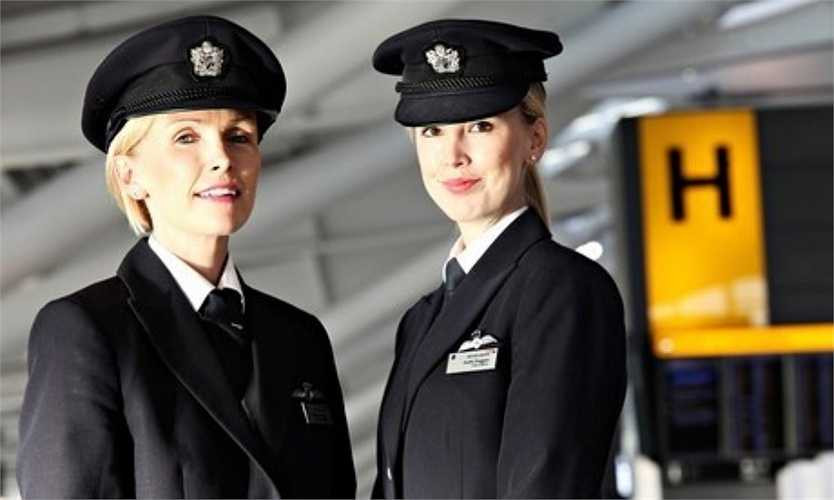 Hai chị em nữ phi công xinh đẹp Cliodhna và Aoife Duggan của hãng hàng không British Airways (Anh).