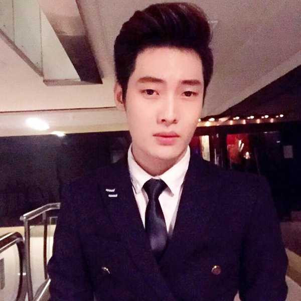 Nam du học sinh điển trai