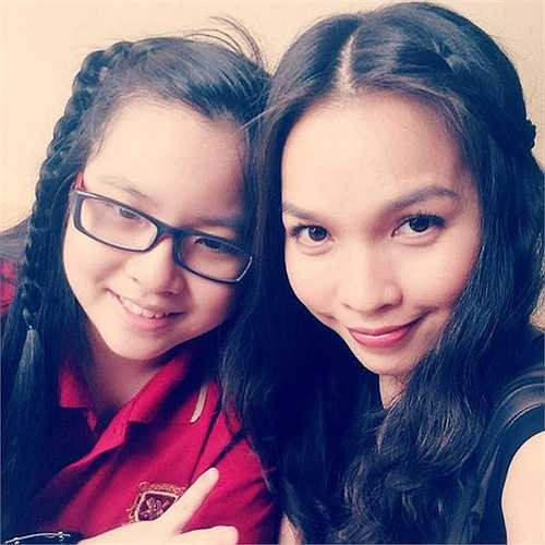 Mới đây, thông tin Hiền Thục tái ngộ người cũ là Tuấn Thăng khi cô tham gia liveshow ca nhạc của anh khiến nhiều người bất ngờ. Tuấn Thăng chính là ba của con gái Hiền Thục, bé Gia Bảo. Thông tin này khiến fan của hai người tỏ ra vui vẻ và ủng hộ. 