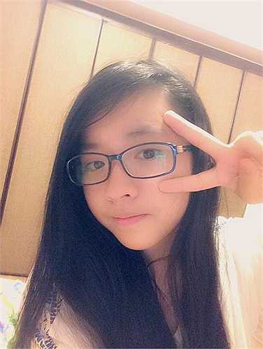 Gương mặt mũm mĩm ngày nào giờ đã thon nhỏ sau quá trình giảm cân.