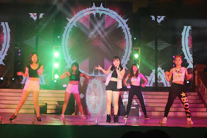 Ca sỹ Mạnh Quân với tiết mục Wanna say goodbye nhận được sự cỗ vũ nồng nhiệt.