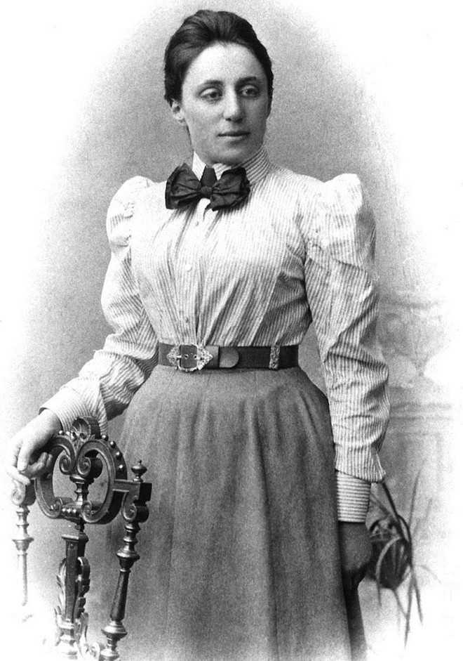 nữ giáo sư toán học