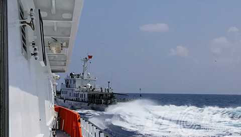 Phút gay cấn, tàu SAR 412, tàu Trung Quốc cản trở, cứu tàu cá, bị nạn, Hoàng Sa