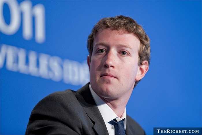7. Mark Zuckerberg – 40,3 tỷ USD: Được coi là người có quyền lực trong giới công nghệ toàn, Mark Zuckerberg, giám đốc điều hành mạng xã hội Facebook, lần đầu tiên đứng trong danh sách những người giàu nhất nước Mỹ năm 2015 với 40,3 tỷ USD. Và theo dự đoán chắc chắn Mark không chỉ dừng lại ở con số đó.