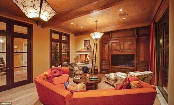 Phòng nghỉ chính được trang trí với những tiêu chuẩn hiện đại 