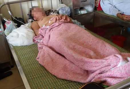 Ông Minh đang được điều trị tại bệnh viện ĐK Hà Tĩnh