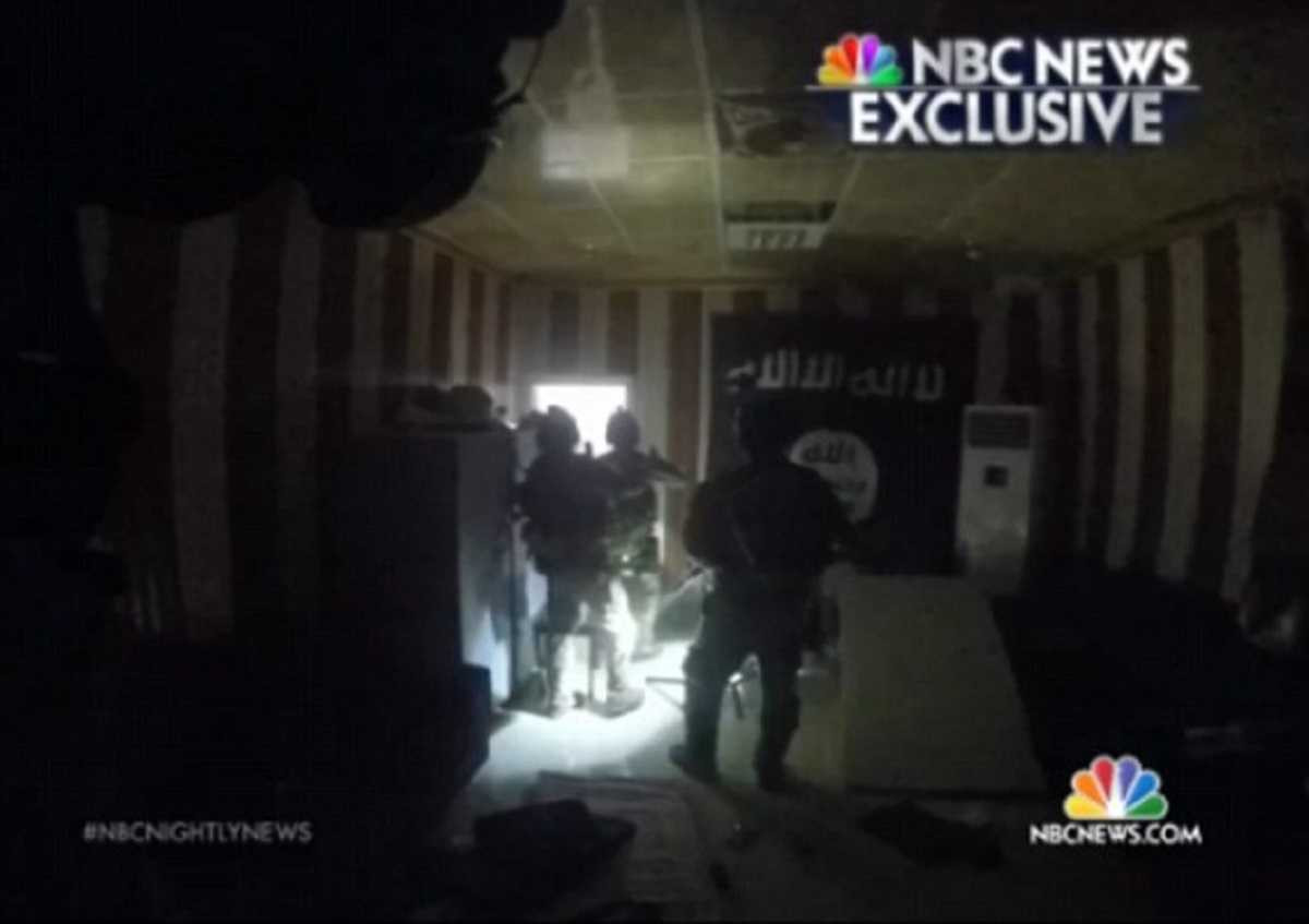 Ảnh chụp màn hình video đột kích giải cứu con tin của đặc nhiệm Mỹ ở Iraq