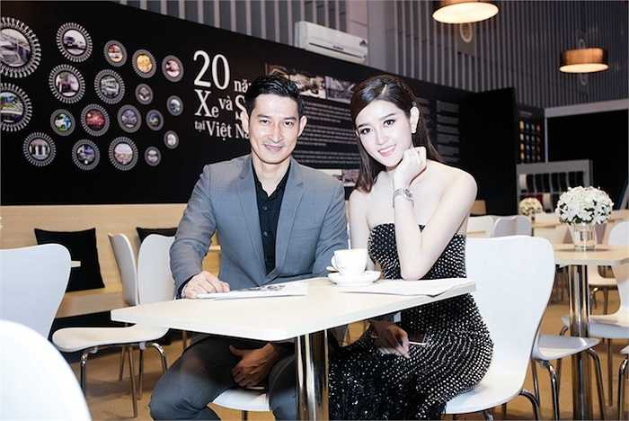 Đi cùng người đẹp là diễn viên Huy Khánh.