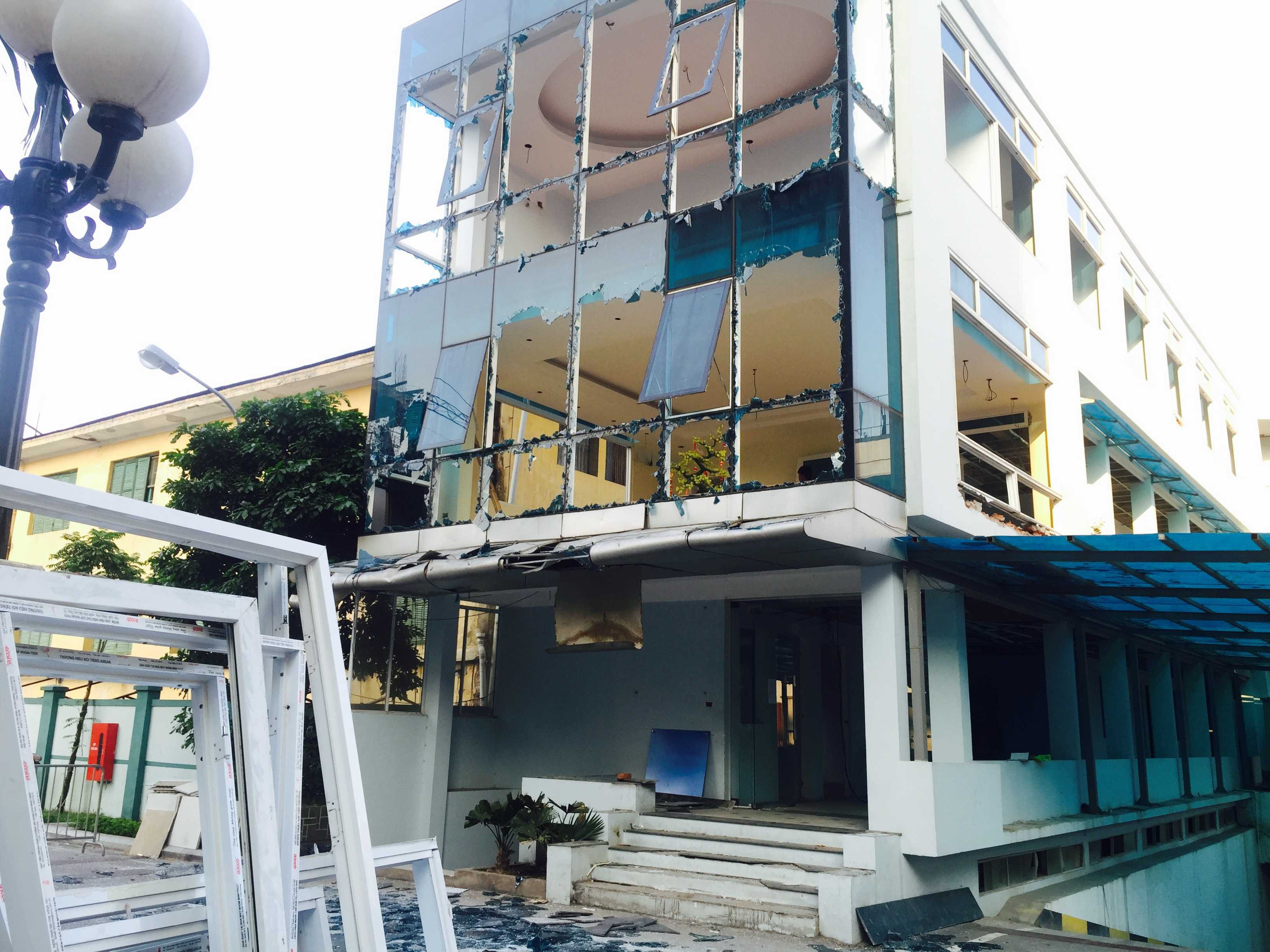 'Chuyện lạ' Thăng Long Garden: Chủ đầu tư xin bàn giao công trình sai phạm cho dân