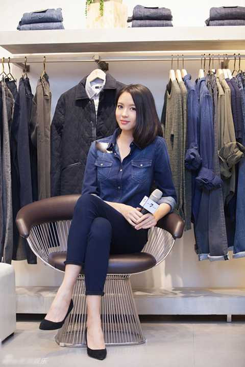 Sự xuất hiện của cựu Hoa hậu thế giới trong sự kiện vừa qua đã thu hút sự chú ý của đông đảo quan khách.