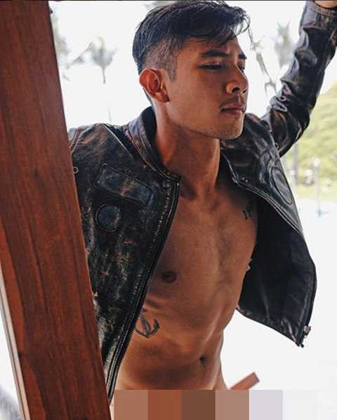 Mới đây, Hồ Vĩnh Khoa đã không ngần ngại đăng tải những hình ảnh nóng bỏng của mình trên trang cá nhân khiến không ít người nóng mắt. Có thể nói, với nhan sắc và thân hình gợi cảm của mình, Hồ Vĩnh Khoa đang là cái tên được săn đón nhiều nhất trong các show quảng cáo của những thương hiệu lớn. 