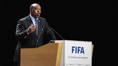 Tokyo Sexwale bất ngờ nổi lên là cái tên sáng giá nhất Tokyo Sexwale bất ngờ nổi lên là cái tên sáng giá nhất