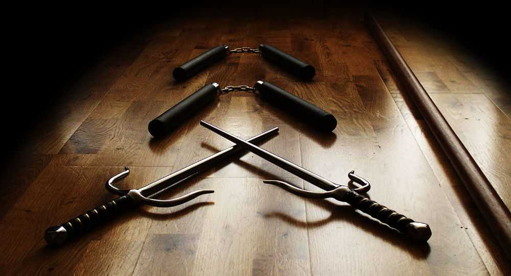 Côn nhị khúc là vũ khí cổ