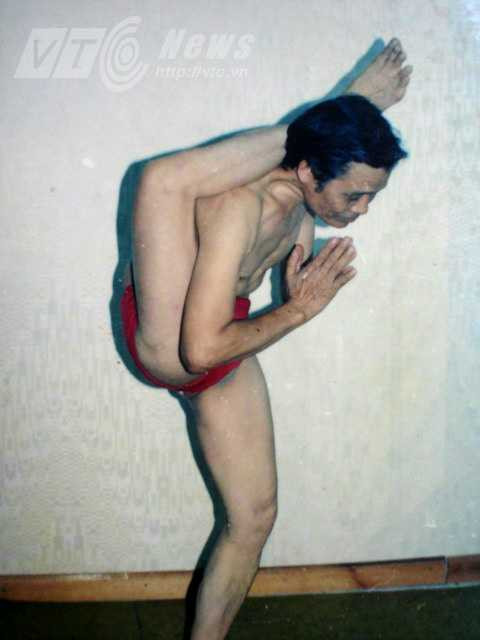 Ông Trường luyện yoga. Ảnh nhân vật cung cấp Ông Trường luyện yoga. Ảnh nhân vật cung cấp