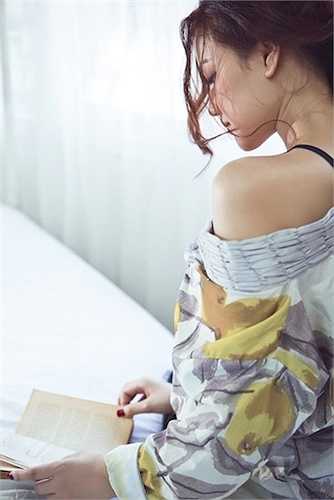 Từ khi trở lại làng giải trí, thông tin, hình ảnh của ca sỹ, diễn viên Maya luôn nhận được nhiều sự quan tâm của công chúng. Mới đây, 'bà mẹ một con' tiếp tục hé lộ thêm những concept hình ảnh ấn tượng, bắt mắt. 