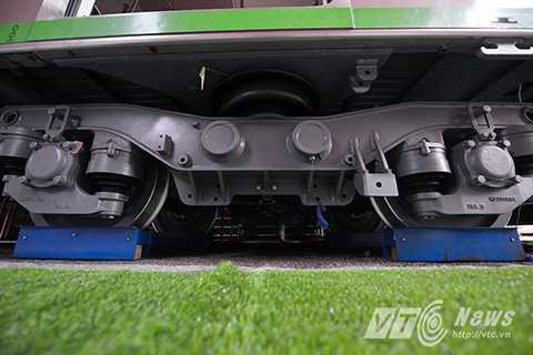 Màu sắc chủ đọa của đoàn tàu được lựa chọn là màu xanh lá cây, thể hiện xu hướng hài hòa với thiên nhiên.