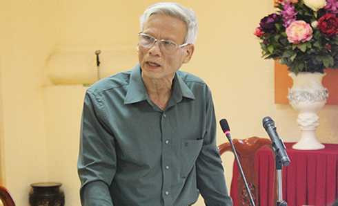 TS Mai Văn Tỉnh phát biểu tại hội thảo TS Mai Văn Tỉnh phát biểu tại hội thảo