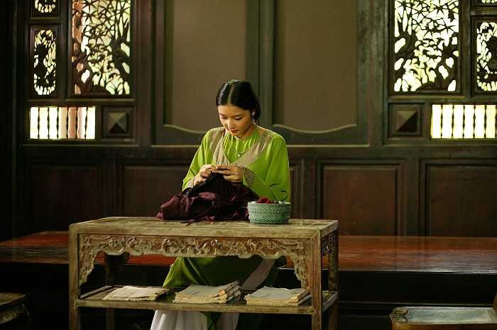 Ai ngờ, tình yêu sâu đậm và lòng quyến luyến giữa đôi uyên ương lại bị người đời dèm pha, ganh ghét khiến Nguyễn Phúc Tần phải đứng giữa lựa chọn, một bên là vận mệnh giang sơn, dân tộc, một bên là người con gái mình hết mực yêu thương.