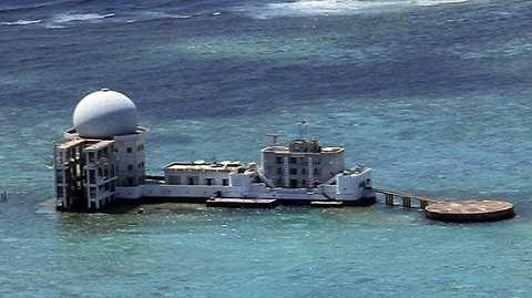 Ảnh chụp của Hải quân Philippines cho thấy Trung Quốc đã xây dựng các trạm radar trái phép tại khu vực đá Vành Khăn thuộc quần đảo Trường Sa của Việt Nam Ảnh chụp của Hải quân Philippines cho thấy Trung Quốc đã xây dựng các trạm radar trái phép tại khu vực đá Vành Khăn thuộc quần đảo Trường Sa của Việt Nam