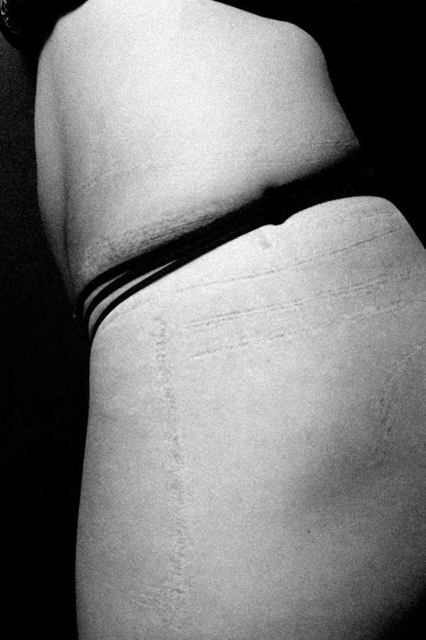 Bộ ảnh khiến bạn ngừng ngay thói quen mặc quần áo quá chật