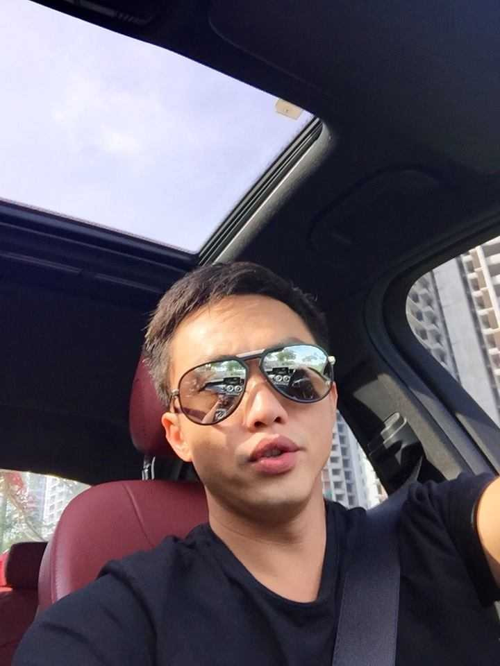 Hình ảnh Cường Đô La trên xe