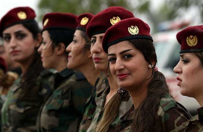 Các nữ chiến binh Peshmerga tham gia một buổi huấn luyện tại Arbil, miền bắc Iraq